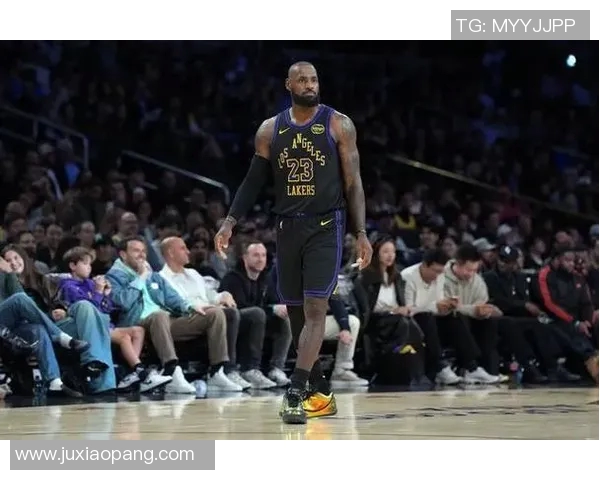 美记提醒：詹姆斯连续1292场比赛得分上双的纪录可能不保啊